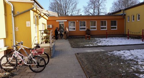 Předávání hraček MŠ Uničov, zástupci strany PRO. 19.02.2025