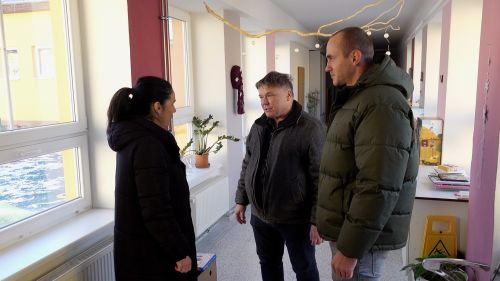 Předávání hraček MŠ Uničov, zástupci strany PRO. 19.02.2025