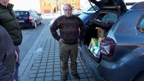 Předávání hraček MŠ Uničov, zástupci strany PRO. 19.02.2025